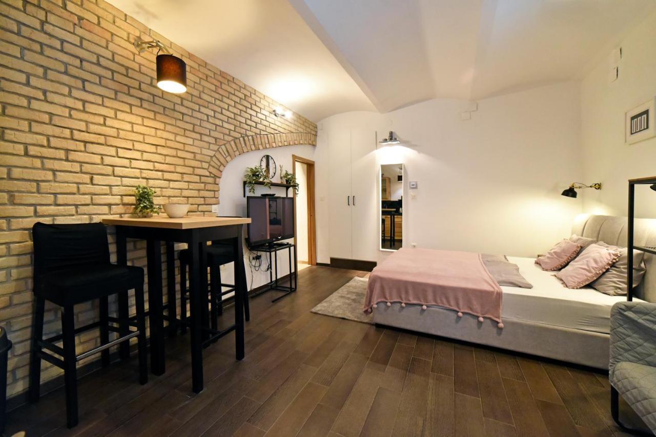 Manuela Varsavska Studio Apartments زغرب المظهر الخارجي الصورة