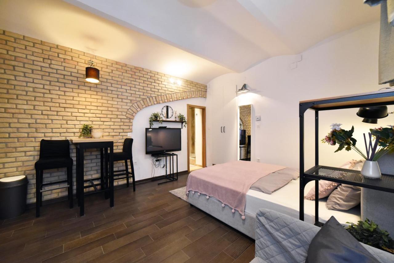 Manuela Varsavska Studio Apartments زغرب المظهر الخارجي الصورة
