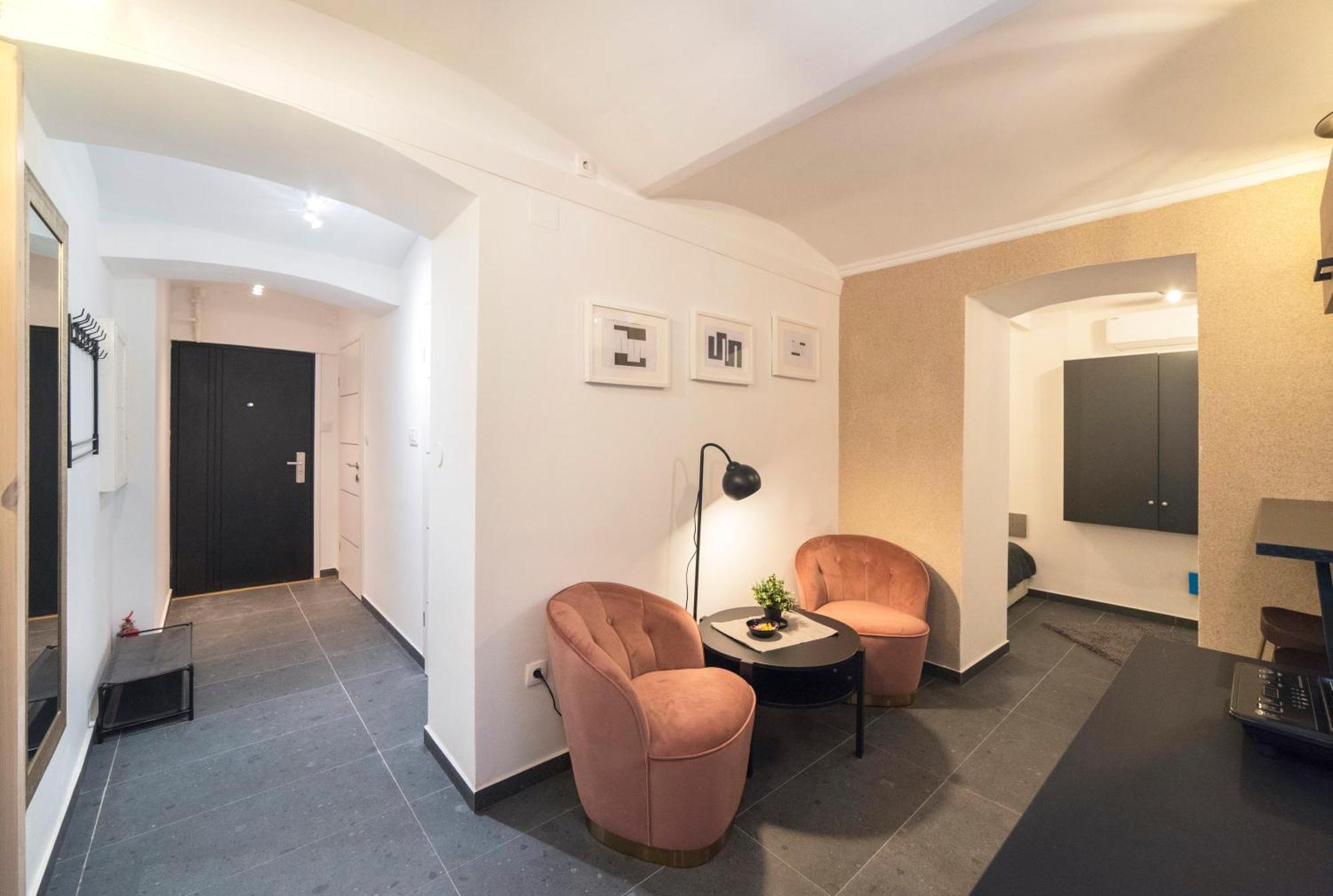 Manuela Varsavska Studio Apartments زغرب المظهر الخارجي الصورة